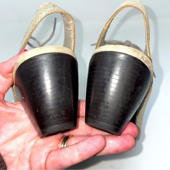 Munro Leather Lace-Up Sandals Size 8 | Tan - Picture 6 of 9